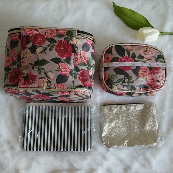 🌺4 PC COSMETIC BAGS BRAND NEW NO TAGS. - Picture 4 of 6